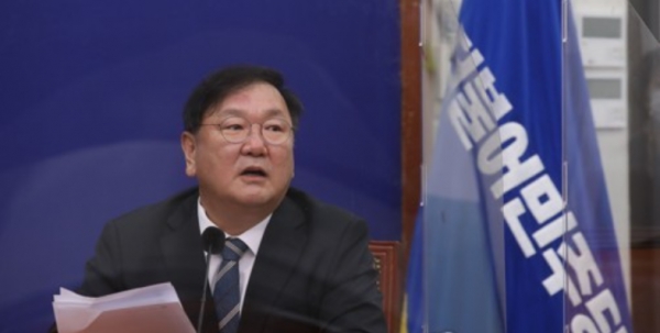 더불어민주당 김태년 원내대표가 14일 오전 서울 여의도 국회에서 열린 최고위원회의에서 발언하고 있다. 사진=연합뉴스