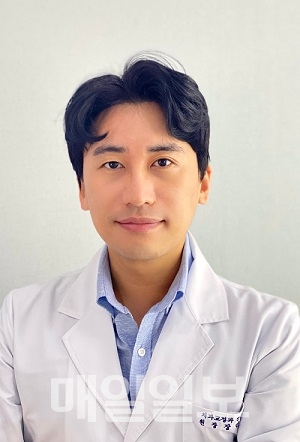 함께웃는 치과교정과 치과의원 장민국 원장