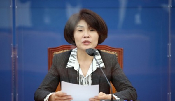 더불어민주당 한정애 정책위의장이 20일 서울 여의도 국회에서 열린 국정감사 대책회의에서 발언하고 있다. 사진=연합뉴스