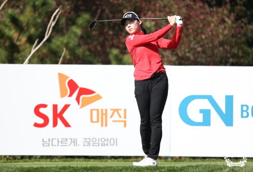 김유빈의 티샷 모습. 사진= KLPGA.