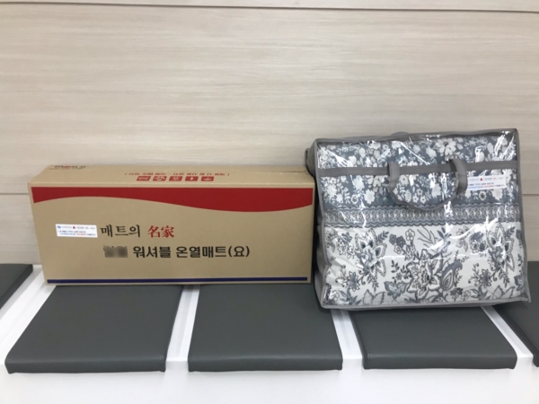 구로구가 동절기 취약가구를 대상으로 맞춤형 난방용품을 지원했다. 지원대상은 654가구다. 지원용품은 온열매트 273개, 겨울이불 233개, 단열에어캡 45개, 무릎담요 40개, 전기난로 13개, 핫팩 500개 등이다. 사진=구로구 제공