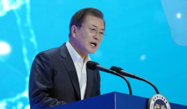 문재인 대통령이 18일 오전 인천 연수구 송도캠퍼스에서 열린 바이오산업 행사에서 발언하고 있다. 사진=연합뉴스