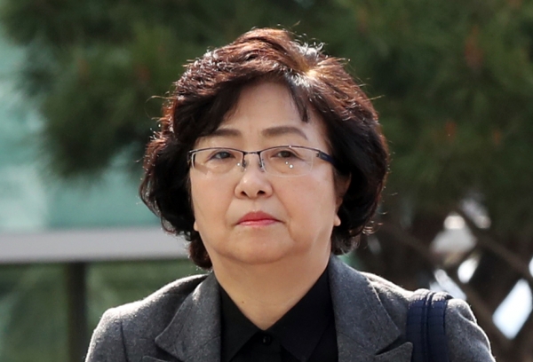 `환경부 블랙리스트' 의혹으로 기소된 김은경 전 환경부 장관에게 검찰이 징역 5년의 실형을 구형했다. 2020.11.27 사진=연합뉴스