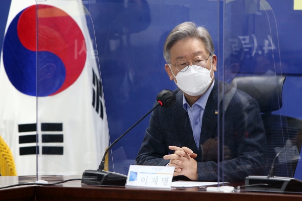 이재명 경기도지사가 14일 국회 의원회관에서 열린 군사시설 보호구역 해제 및 완화 당정협의에서 발언하고 있다. 사진=연합뉴스