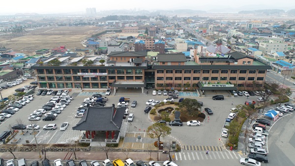 부여군 청사 전경