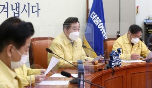 더불어민주당 이낙연 대표가 26일 국회에서 열린 최고위원회의에서 발언하고 있다. 사진=연합뉴스