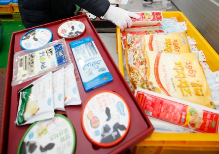 제품 포장재 사전 검사에 식품업계 우려 확산. 사진=연합뉴스