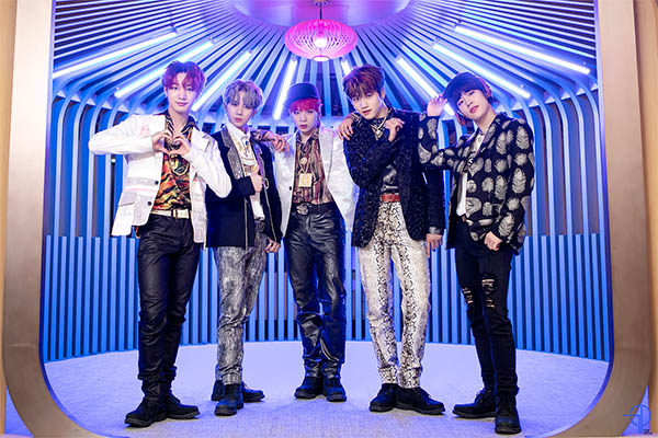후속 활동곡 '아직 끝난거 아이다'로 콜롬비아 아이튠즈 차트 1위를 차지한 그룹 MCND. 사진 제공=티오피미디어.
