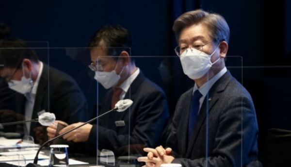 3일 서울 여의도 글래드호텔에서 열린 경기도청 주관 경기도 국회의원 초청 정책협의회에 이재명 경기도지사가 참석해 자리하고 있다. 사진=연합뉴스