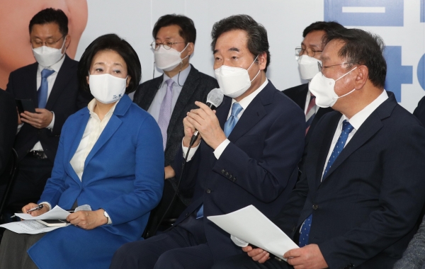 이낙연 더불어민주당 대표가 8일 서울 종로구 박영선 서울시장 후보 캠프에서 열린 제1차 중앙선대위 회의에서 발언하고 있다. 사진=연합뉴스