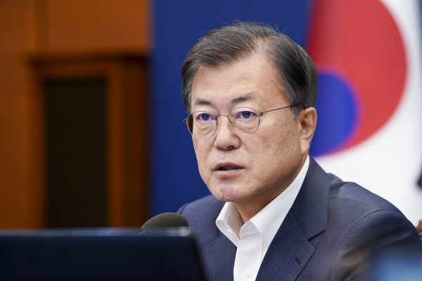 문재인 대통령이 지난 5일 청와대에서 열린 수석·보좌관 회의에서 발언하고 있다. 사진=연합뉴스