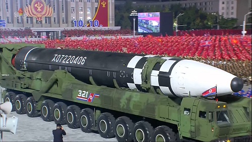 지난 2020년 10월 10일 북한이 노동당 창건 75주년 기념 열병식에서 공개한 신형 대륙간탄도미사일(ICBM). 사진=연합뉴스