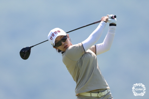 KLPGA 투어 맥콜·모나파크오픈 정상에 오른 임진희. 사진= KLPGA