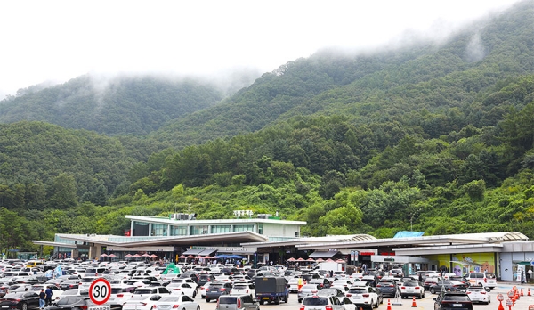 SPC삼립의 올 2분기 휴게소 사업은 흑자전환에 성공했고 매출도 전년 동기 대비 5% 증가했다. 가장 큰 규모인 가평휴게소의 상반기 매출은 작년 상반기 대비 30% 가량 증가하면서 큰폭의 성장세를 기록했다. 사진=SPC삼립