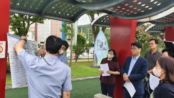 안서동 사업현장을 방문한 천안시 대학인의 거리조성 실무TF팀