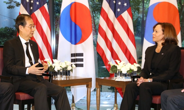 한덕수 총리가 카멀라 해리스 미국 부통령과 회담을 하는 장면. 사진=연합뉴스
