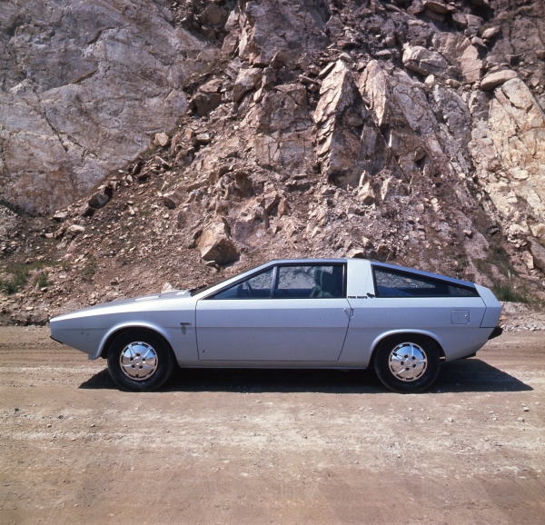 1974 포니 쿠페 콘셉트 모델. 사진=현대차 제공