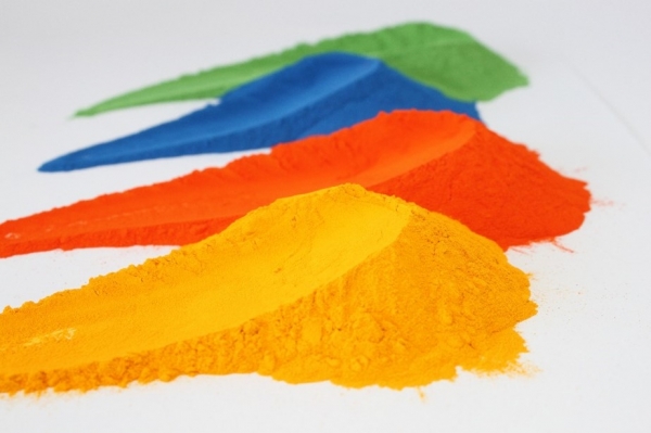 화학적 재활용 수지가 적용된 다양한 색상의 분체도료. 사진=SK케미칼 제공