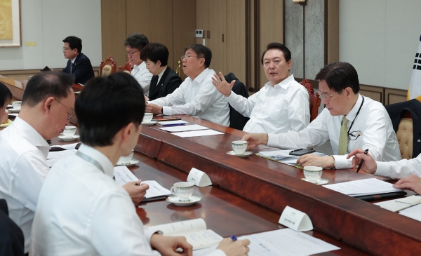윤석열 대통령이 28일 오전 서울 용산 대통령실 청사에서 수석비서관회의를 주재하고 있다. 사진=연합뉴스