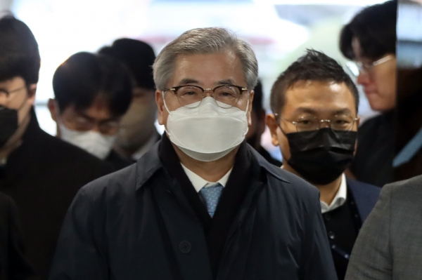 사진은 서훈 전 청와대 국가안보실장이 지난 2일 서울중앙지법에서 열린 '서해 공무원 피격 사건' 관련 구속 전 피의자 심문에 출석하고 있는 모습. 사진=연합뉴스