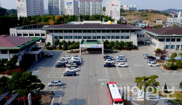 태안군청사 전경