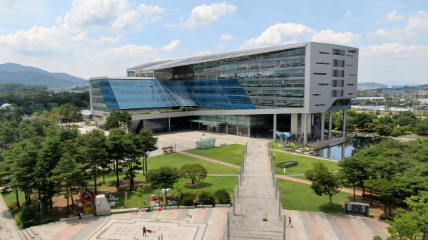 성남시청사 전경