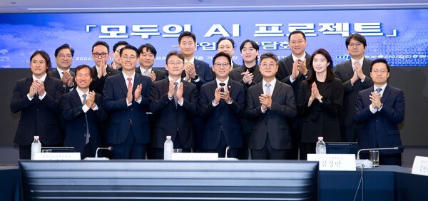 '모두의 AI' 연말 출격...SKT·KT·카카오 '3사 3색' - 뉴스 썸네일 이미지
