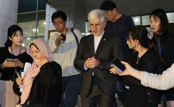 출렁이는 운임에 긴 호흡...K-해운, 장기계약으로 수익 방어 - 뉴스 썸네일 이미지