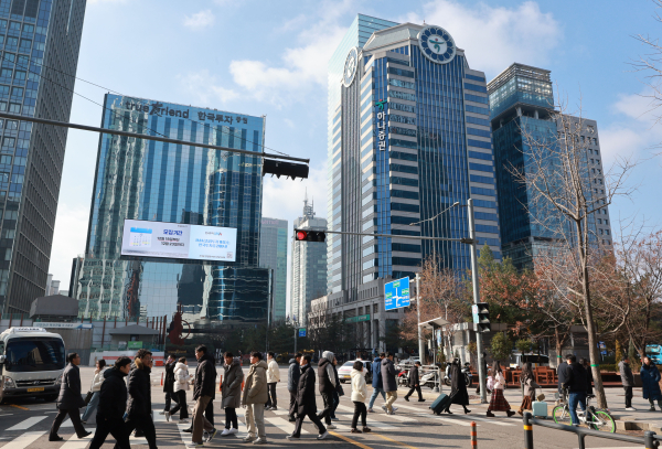 [기획] 종목 발굴부터 보고서 작성까지…AI가 바꾸는 펀드매니저 업무