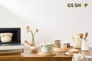 앱 고치고 단독 브랜드 유치하고…대책 찾기 나선 홈쇼핑 - 뉴스 썸네일 이미지