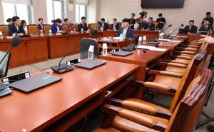 법사위 1소위, 與 불참 속 '<b>채상병 특검법</b>' <b>심사</b>…野 "보이콧 깊은 유감"