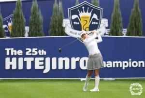 <b>박도영</b>, KLPGA 메이저 <b>하이트진로 챔피언십</b> 1R 선두