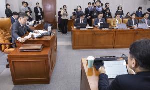 <b>국감</b> 막바지까지 '<b>김현지</b> 공방', 증인채택은 결국 <b>불발</b>