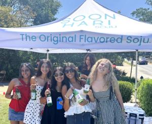 내수 침체에 얼어붙은 초록병...하이트진로·롯데칠성, 체질개선 총력전 - 뉴스 썸네일 이미지