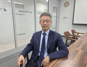 [창업사다리 2.0 ③] "가장 불확실한 순간, 믿어주는 사람"...이한동 대표... - 뉴스 썸네일 이미지