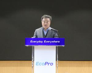 '데이지'에 담긴 이동채 승계 공식... 에코프로, 2세 시대 정조준 - 뉴스 썸네일 이미지
