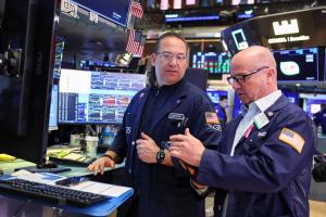 중동 긴장 재고조 뚫은 AI 랠리... S&P500 첫 7400선 돌파