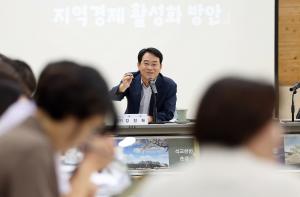 “업무 절반 AI와 함께”… 강진군 공무원 72% 업무에 생성형 AI 활용